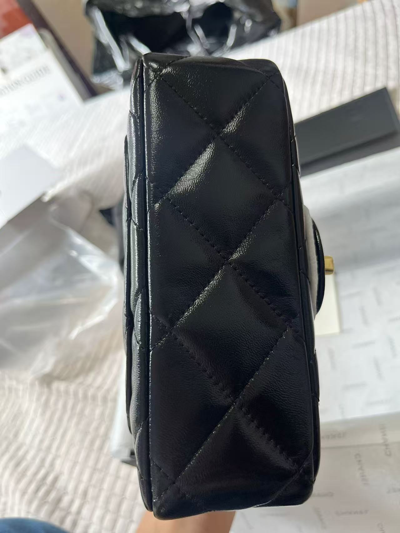 Chanel Rectangle Mini in Black (19X14X8cm)