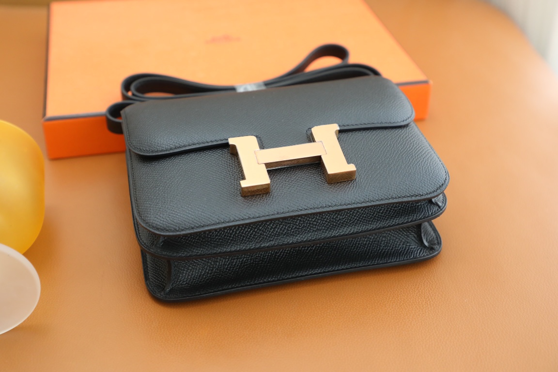 Hermes Mini Constance, Black Epsom leather, Gold Hardware (18cm) Hermes Mini Constance, Black Epsom leather, Gold Hardware (18cm)