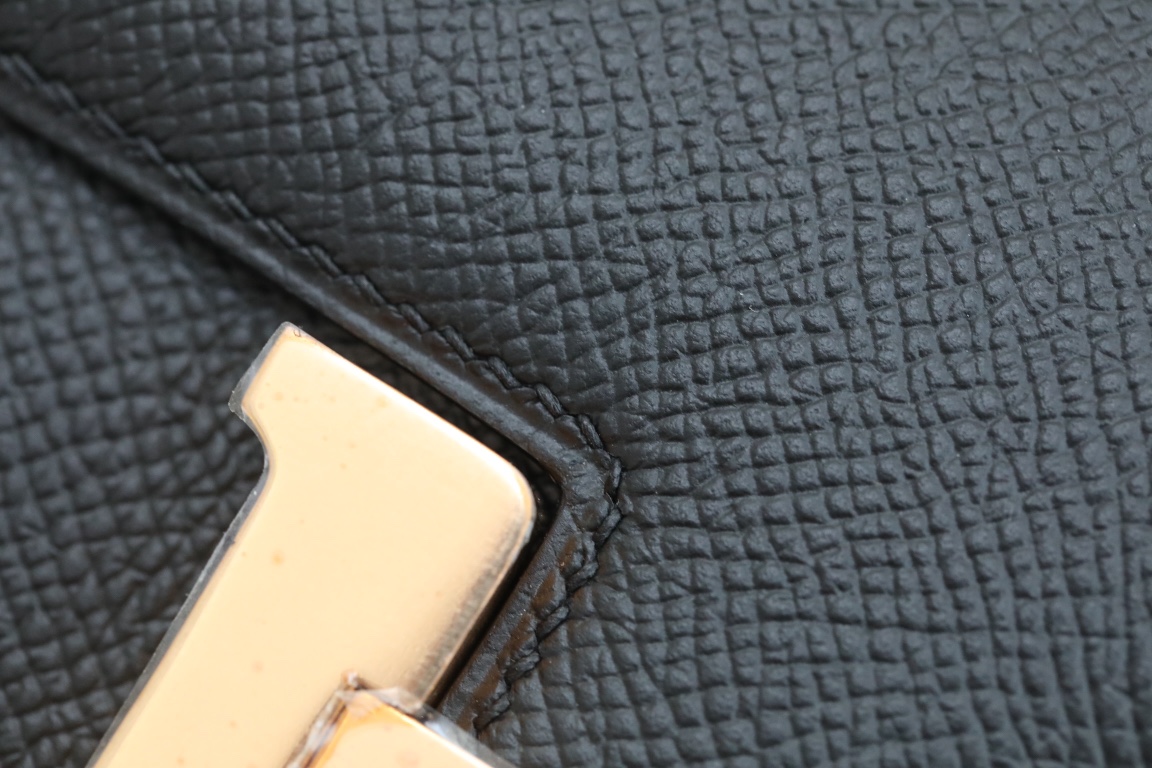 Hermes Mini Constance, Black Epsom leather, Gold Hardware (18cm) Hermes Mini Constance, Black Epsom leather, Gold Hardware (18cm)