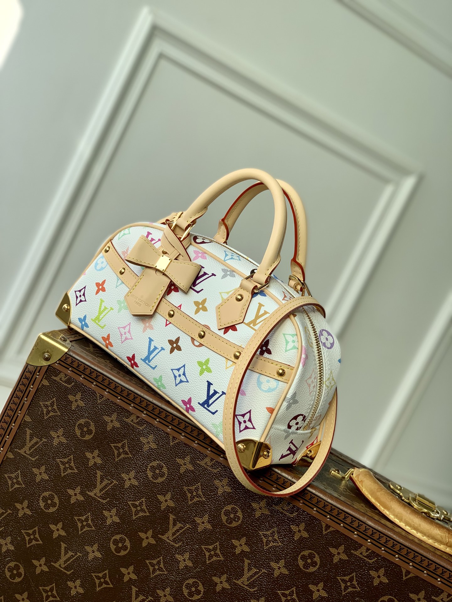 LOUIS VUITTON HANDBAG EAST WEST M13084