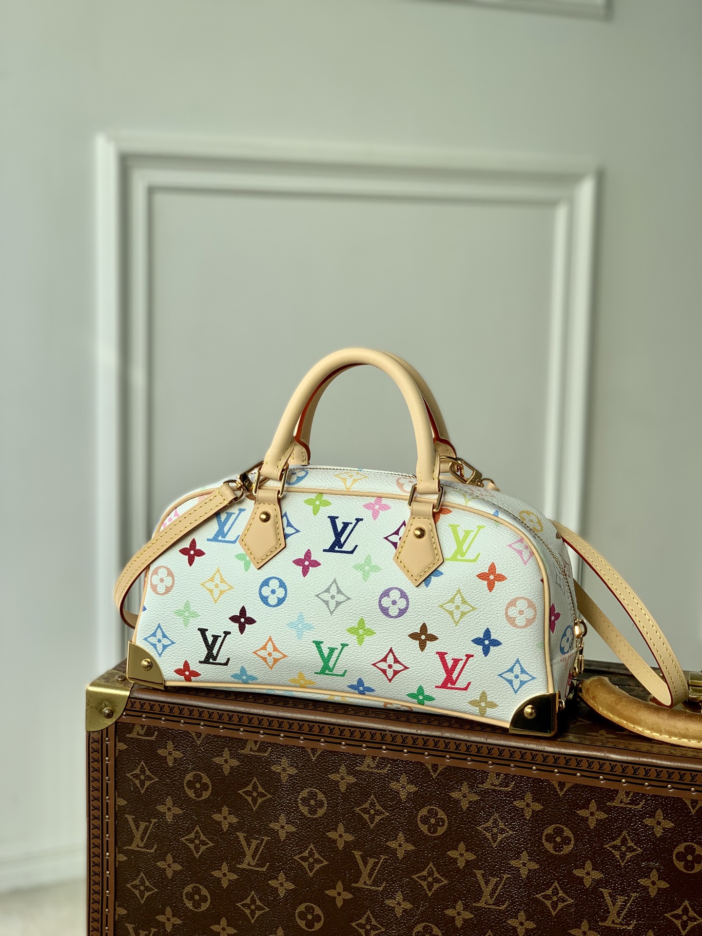 LOUIS VUITTON HANDBAG EAST WEST M13084 LOUIS VUITTON HANDBAG EAST WEST M13084