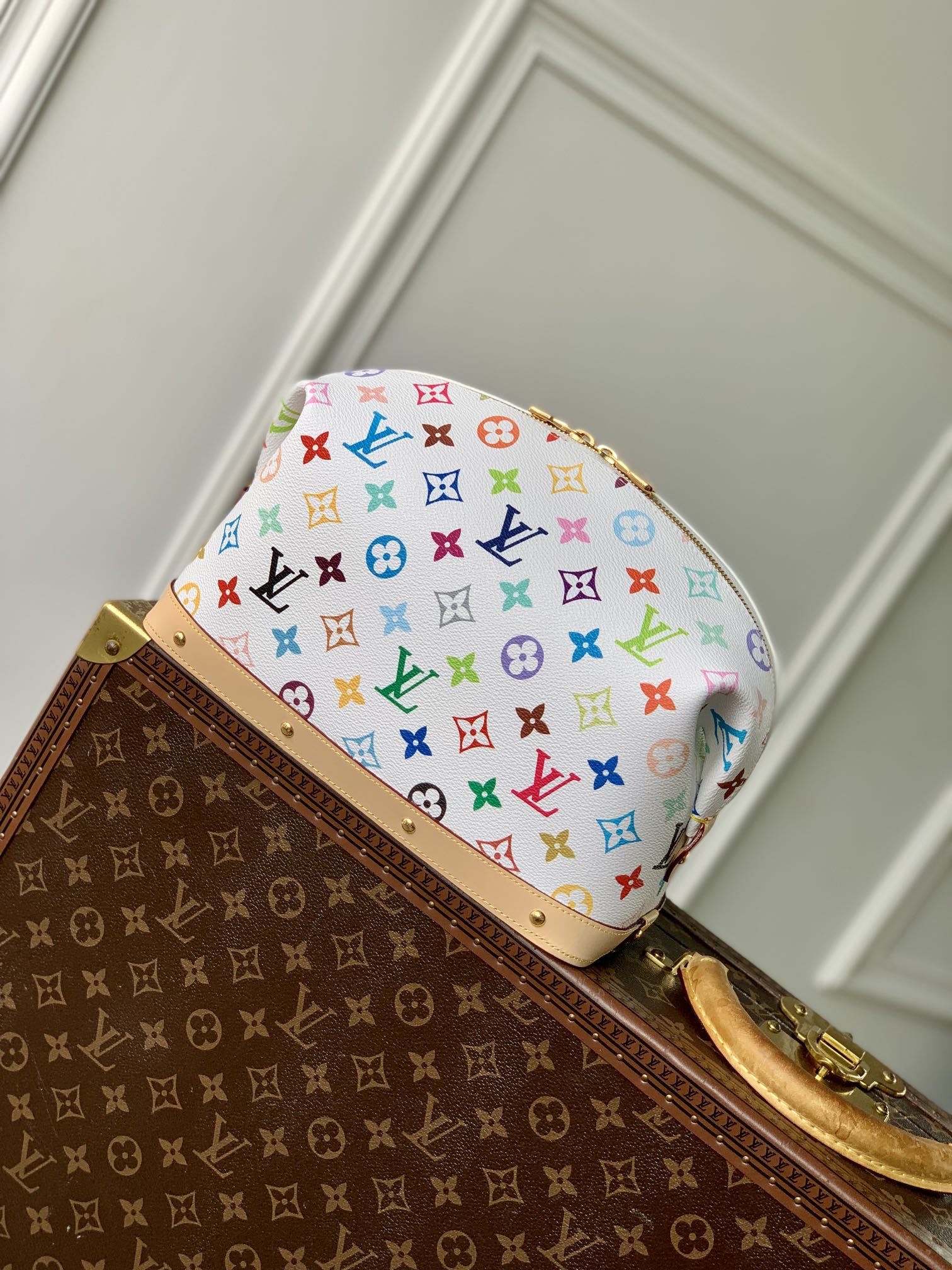 LV xTM Cosmetic Pouch GM M13743 (27X18X9cm)