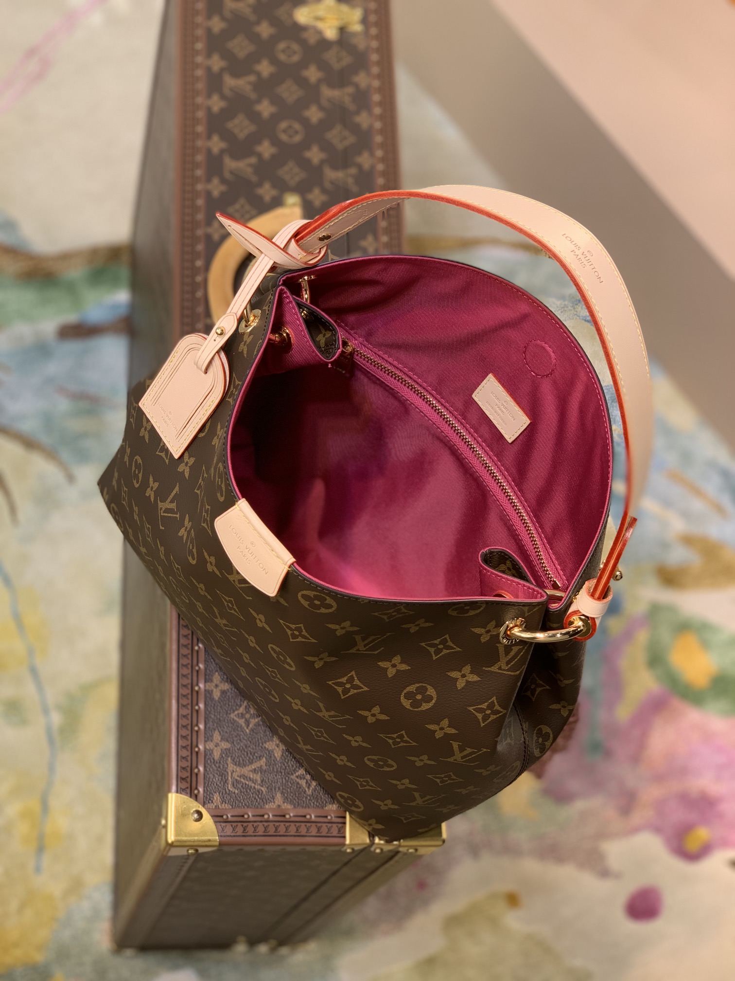 LOUIS VUITTON M43700 (35 x 30 x 11cm) LOUIS VUITTON M43700 (35 x 30 x 11cm)