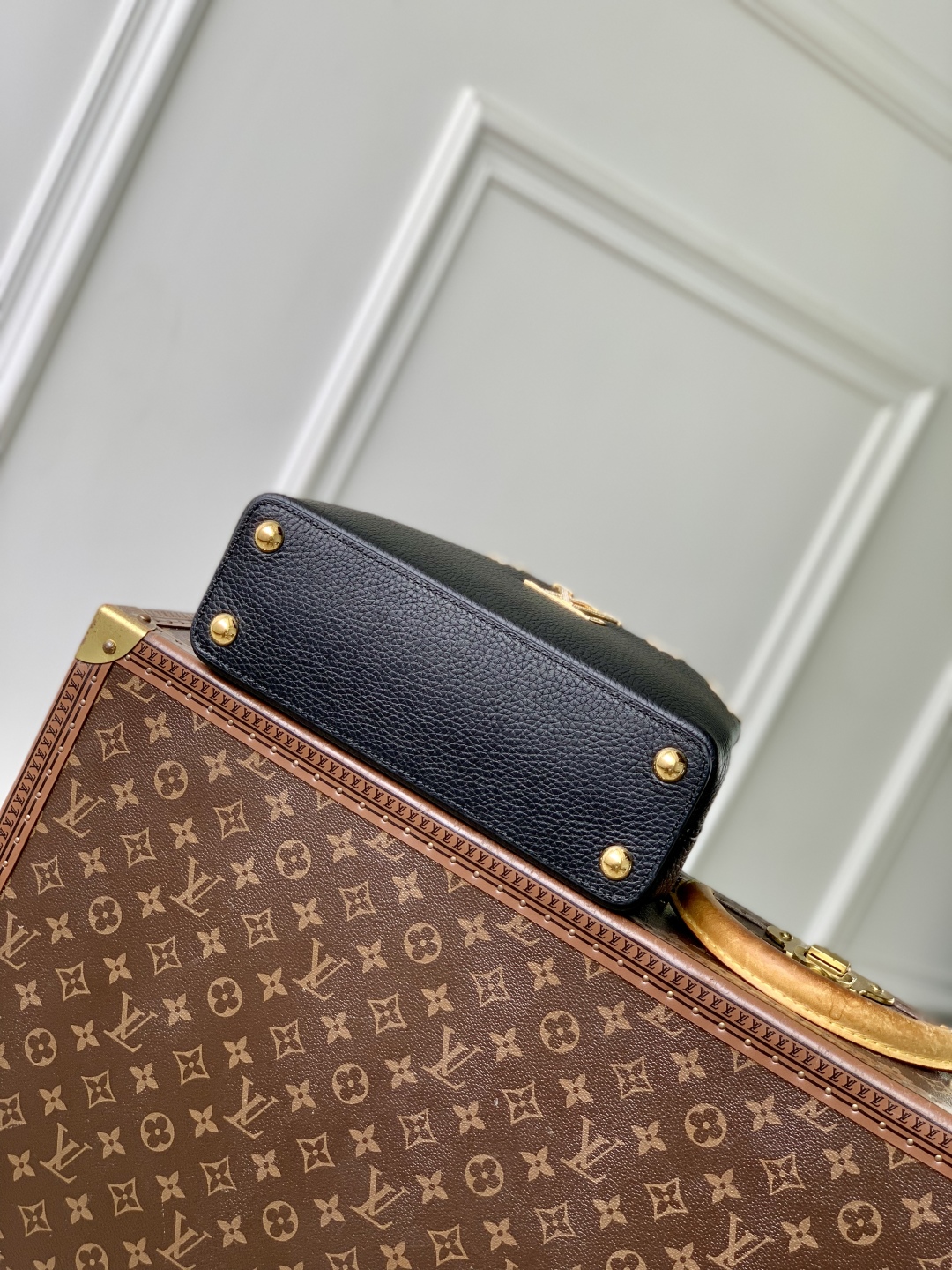 LOUIS VUITTON M48865 (27 x 17.3 x 9 cm) LOUIS VUITTON M48865 (27 x 17.3 x 9 cm)