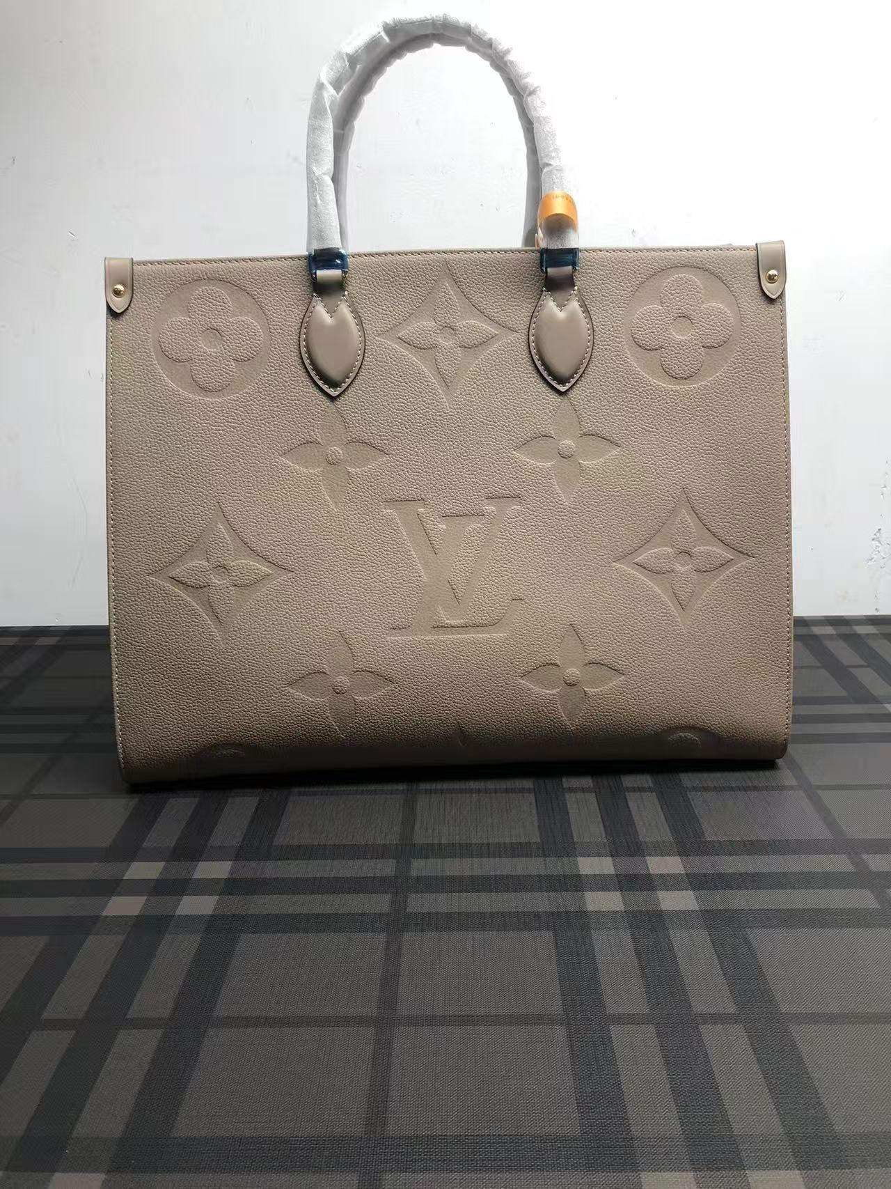 LOUIS VUITTON ONTHEGO GM (41X34X19cm)